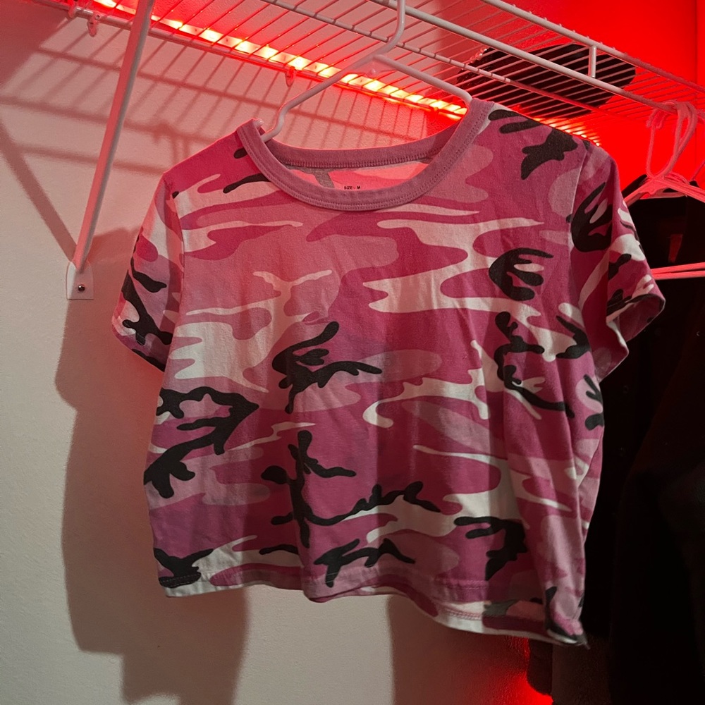 I am selling a Pink Camo Cropped Tshirt
